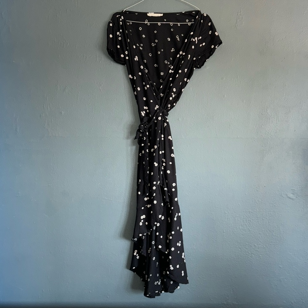 ABERCROMBIE & FITCH BLACK LONG TIE DRESS WITH FLORAL PRINT MEDIUM HIGH LOW - Picture 1 of 5